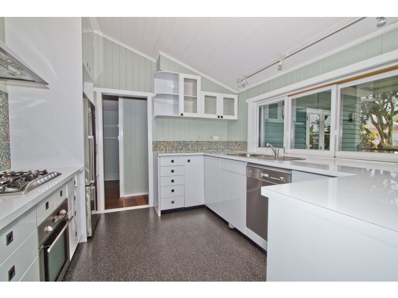 95 Dartmouth Street, Coopers Plains QLD 4108