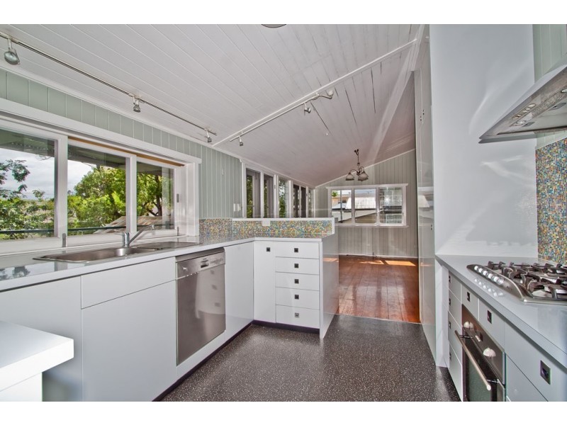 95 Dartmouth Street, Coopers Plains QLD 4108