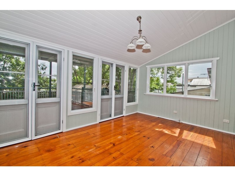 95 Dartmouth Street, Coopers Plains QLD 4108