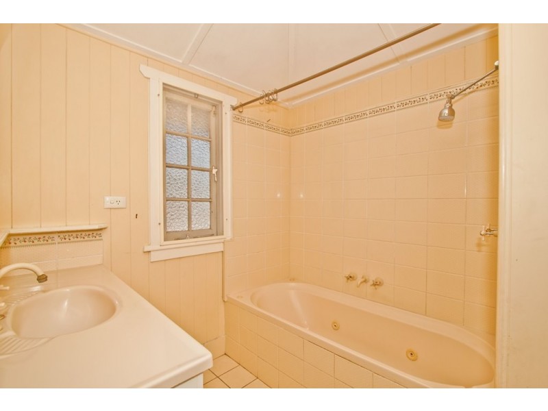 95 Dartmouth Street, Coopers Plains QLD 4108