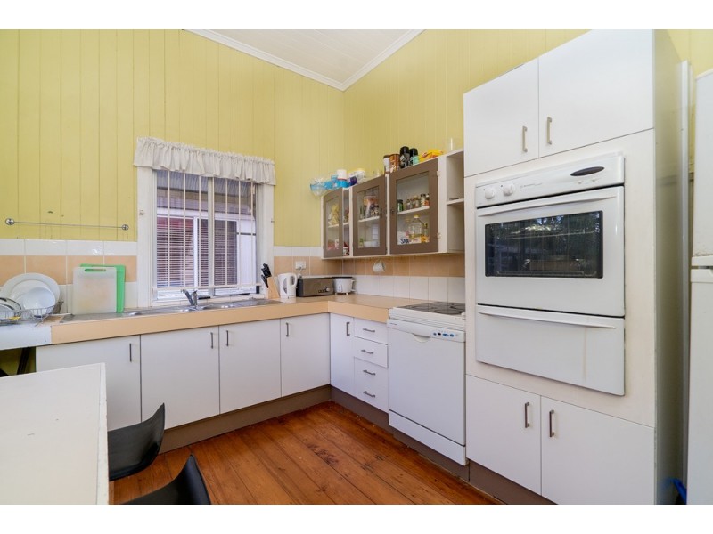 4 Nelson Street, Dutton Park QLD 4102