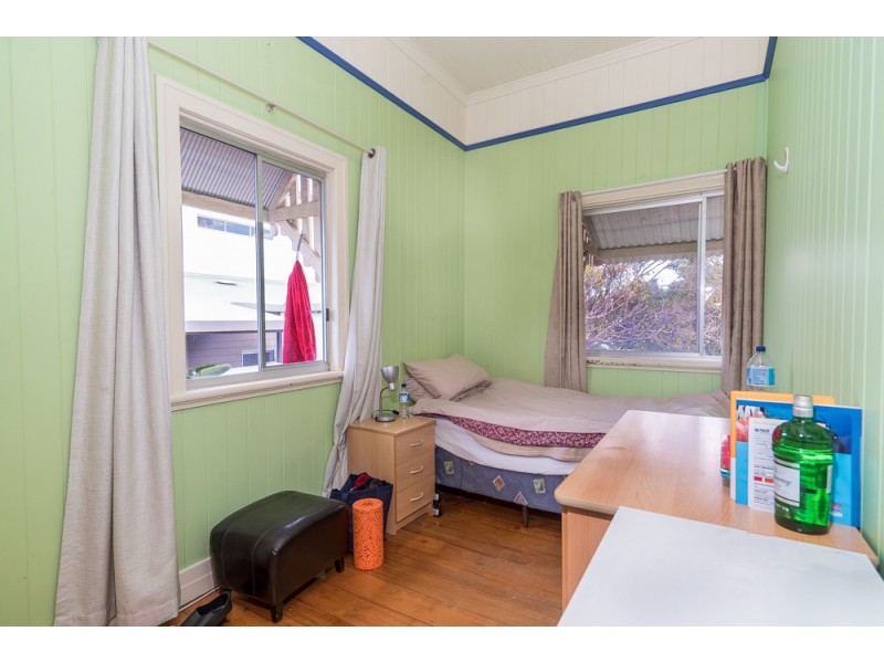 4 Nelson Street, Dutton Park QLD 4102