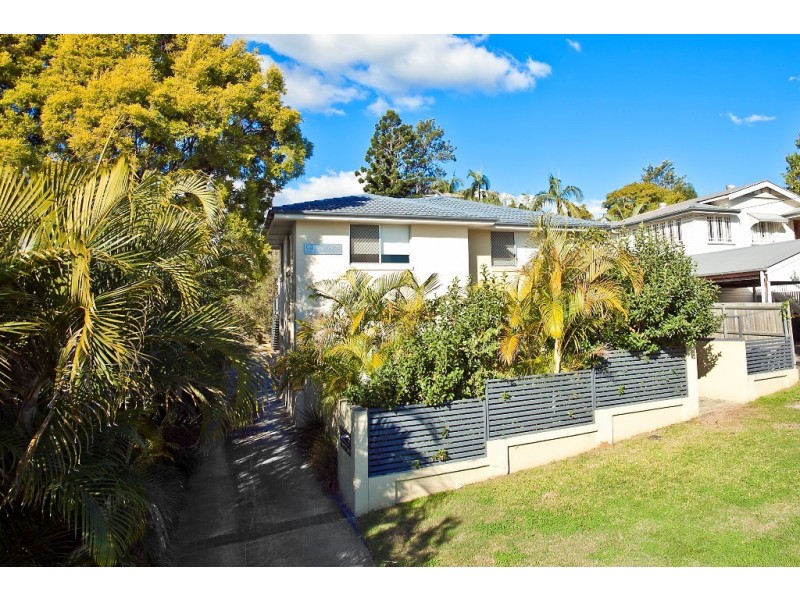 2/2 Biarra Street, Yeerongpilly QLD 4105