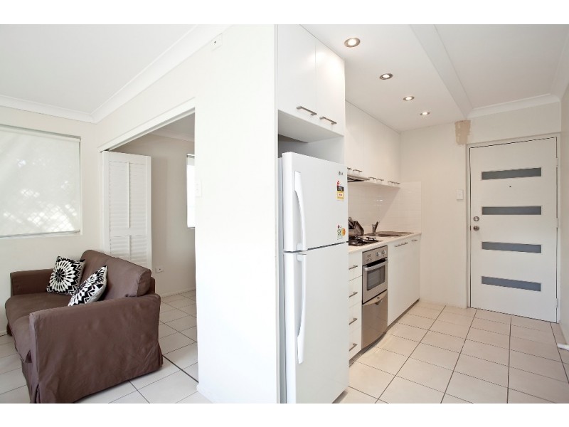 2/2 Biarra Street, Yeerongpilly QLD 4105