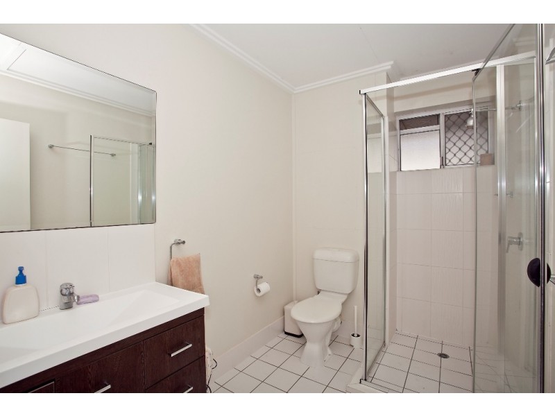 2/2 Biarra Street, Yeerongpilly QLD 4105