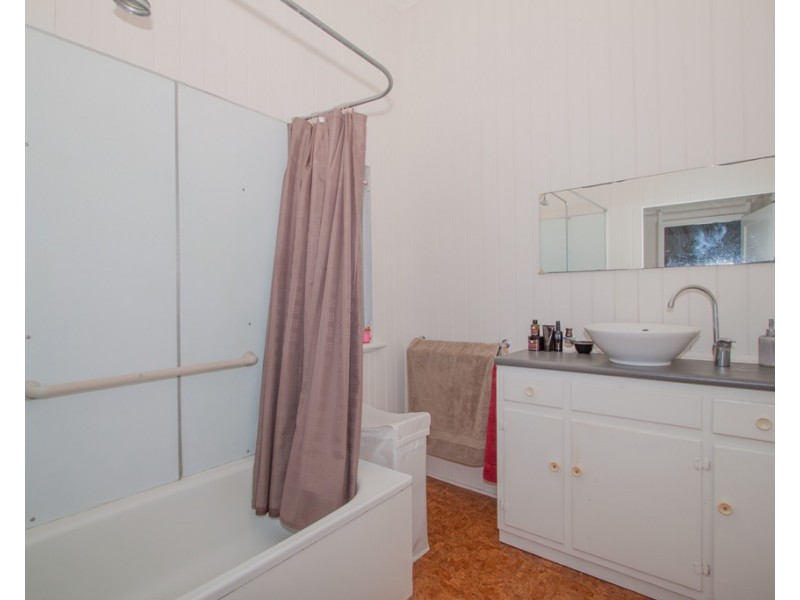 120 Ashby Street, Fairfield QLD 4103