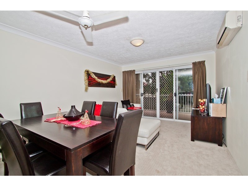 2/24 Baragoola Street, Coorparoo QLD 4151