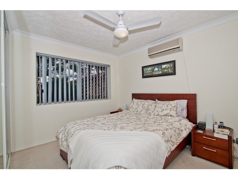 2/24 Baragoola Street, Coorparoo QLD 4151