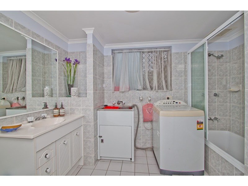 2/24 Baragoola Street, Coorparoo QLD 4151