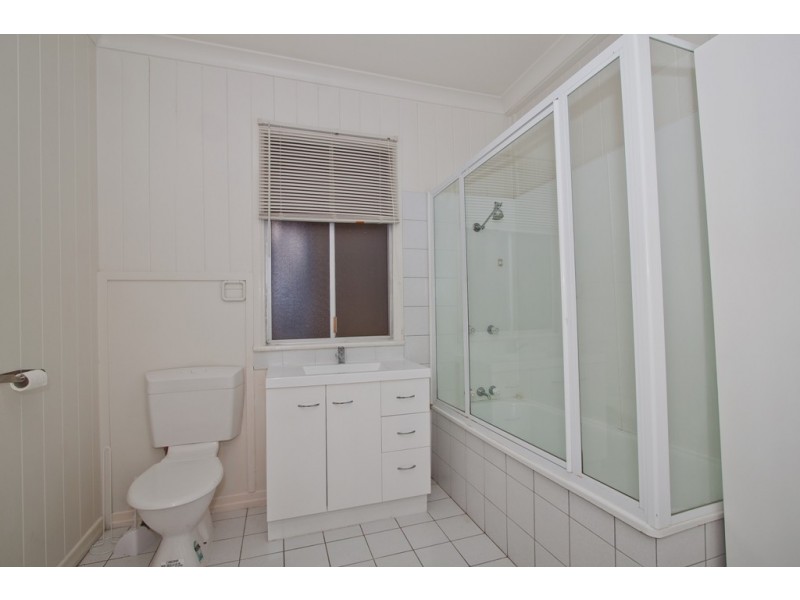 38 Pear Street, Greenslopes QLD 4120