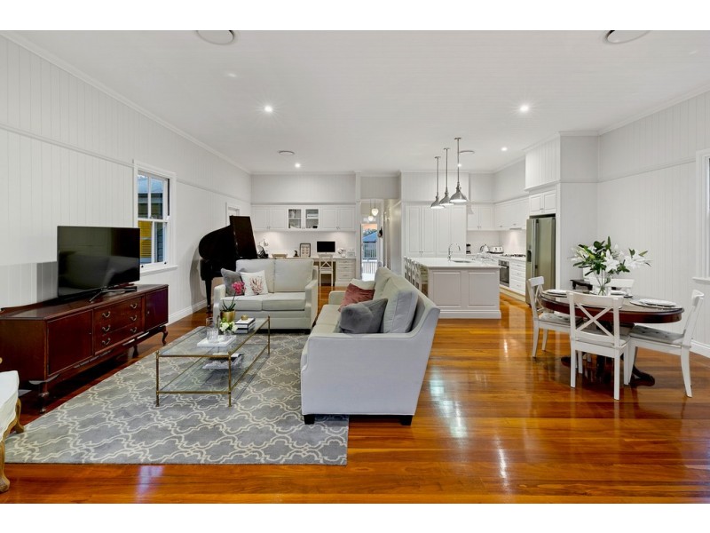 18 Albert Street, Annerley QLD 4103