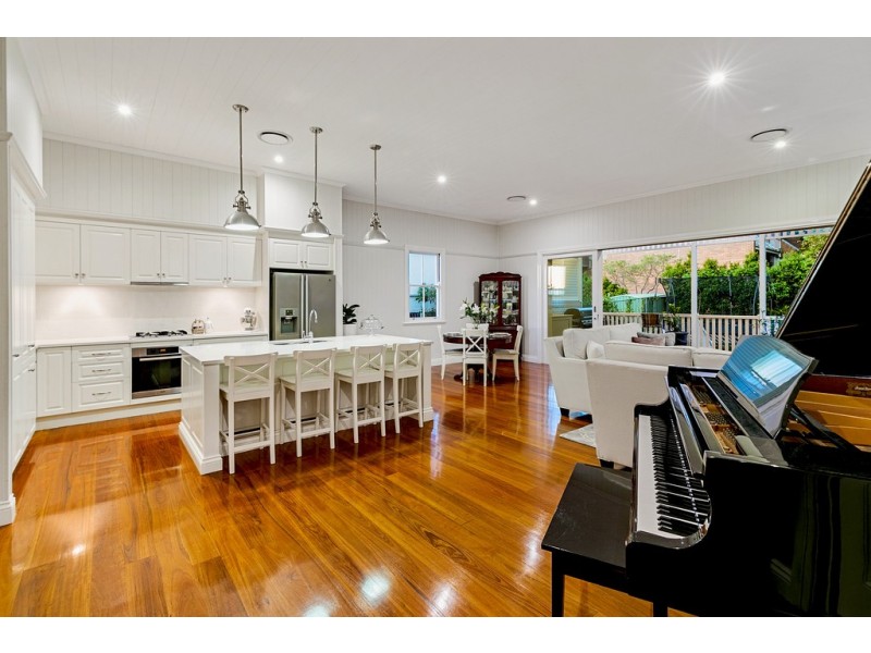 18 Albert Street, Annerley QLD 4103