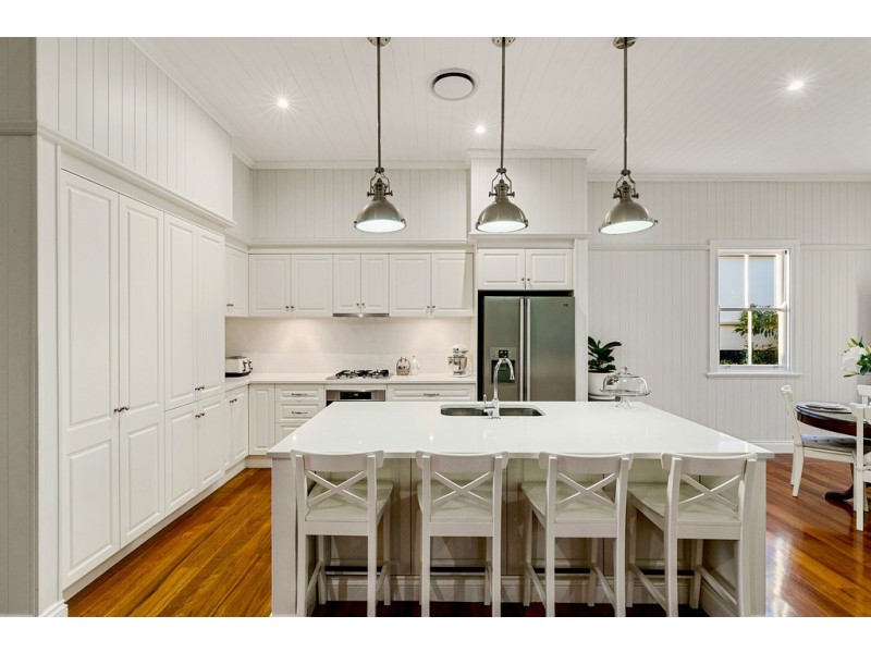 18 Albert Street, Annerley QLD 4103