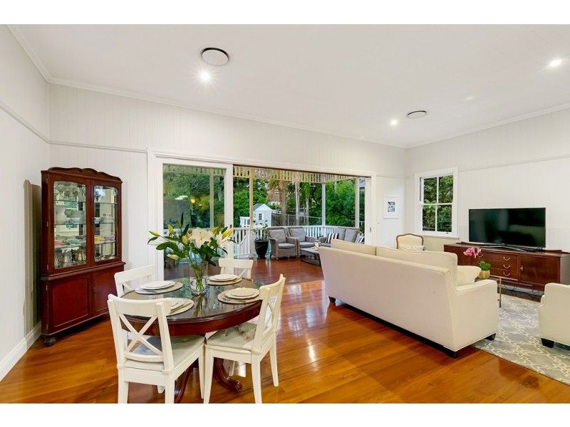 18 Albert Street, Annerley QLD 4103