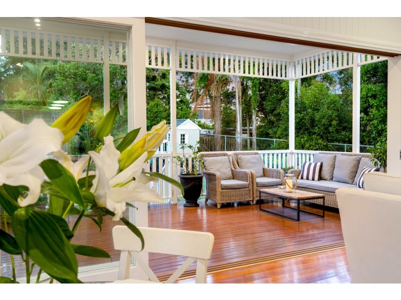 18 Albert Street, Annerley QLD 4103