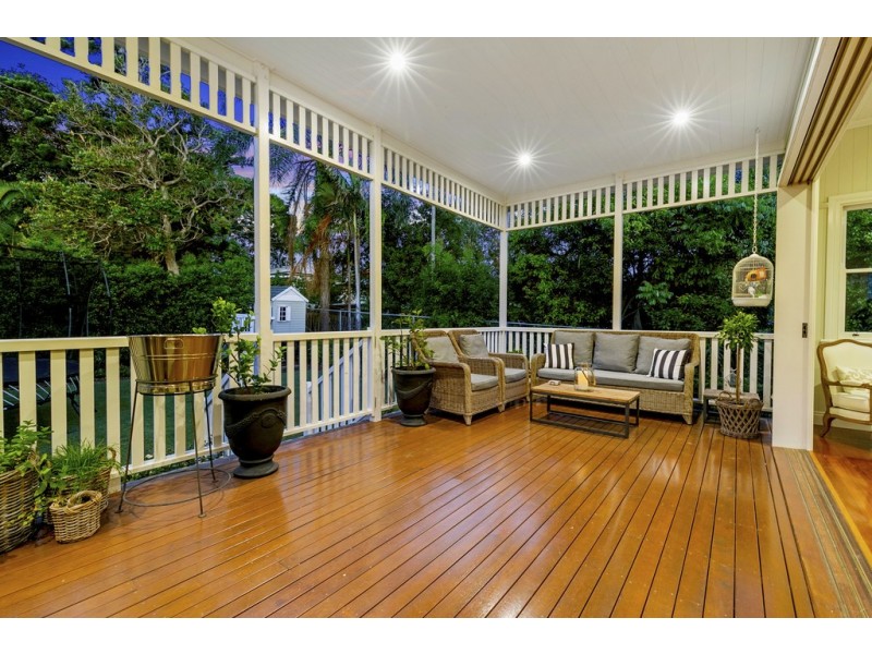 18 Albert Street, Annerley QLD 4103