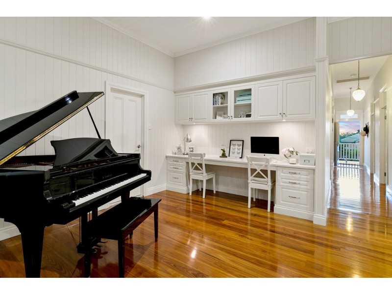 18 Albert Street, Annerley QLD 4103