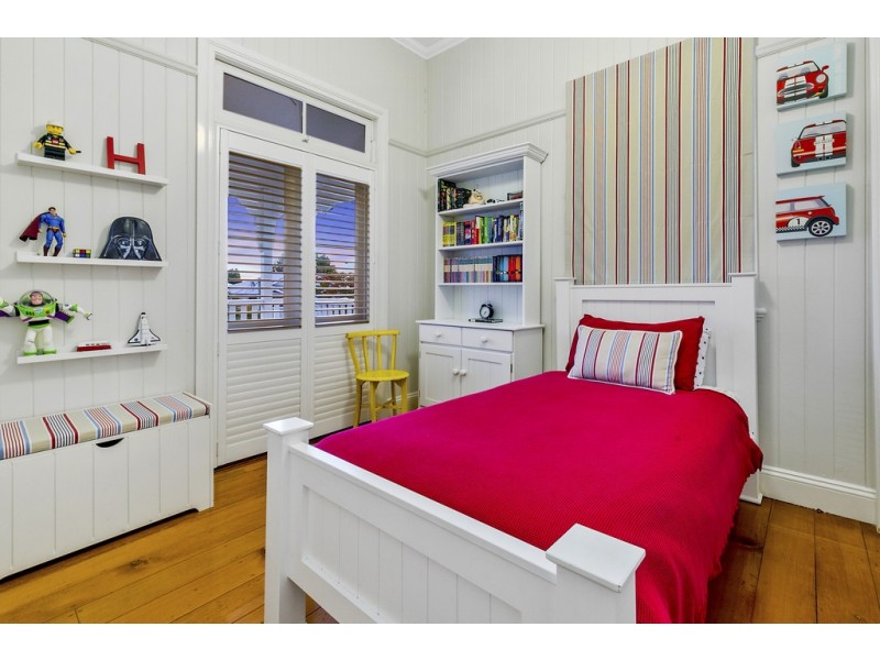 18 Albert Street, Annerley QLD 4103