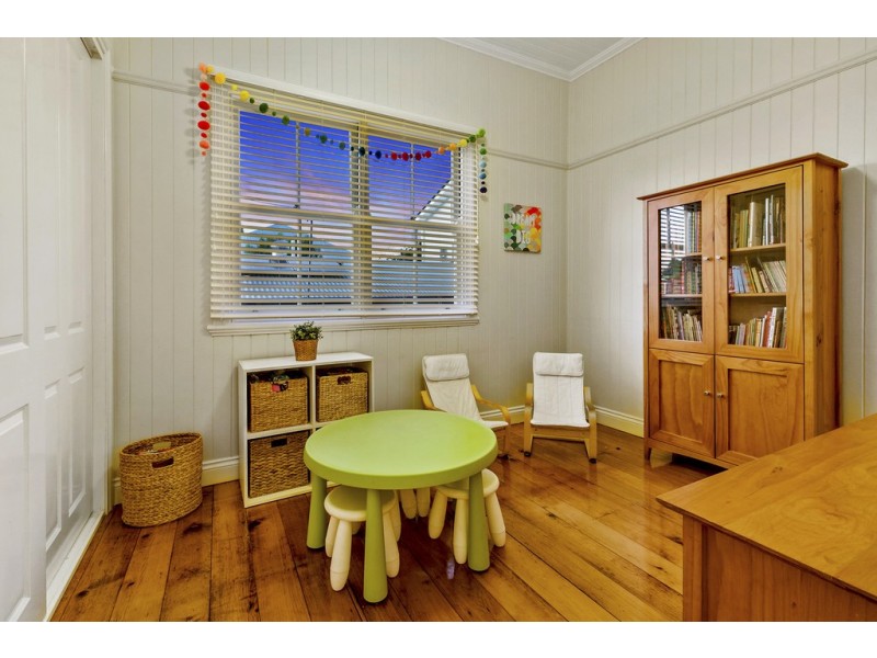 18 Albert Street, Annerley QLD 4103