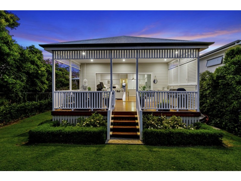 18 Albert Street, Annerley QLD 4103