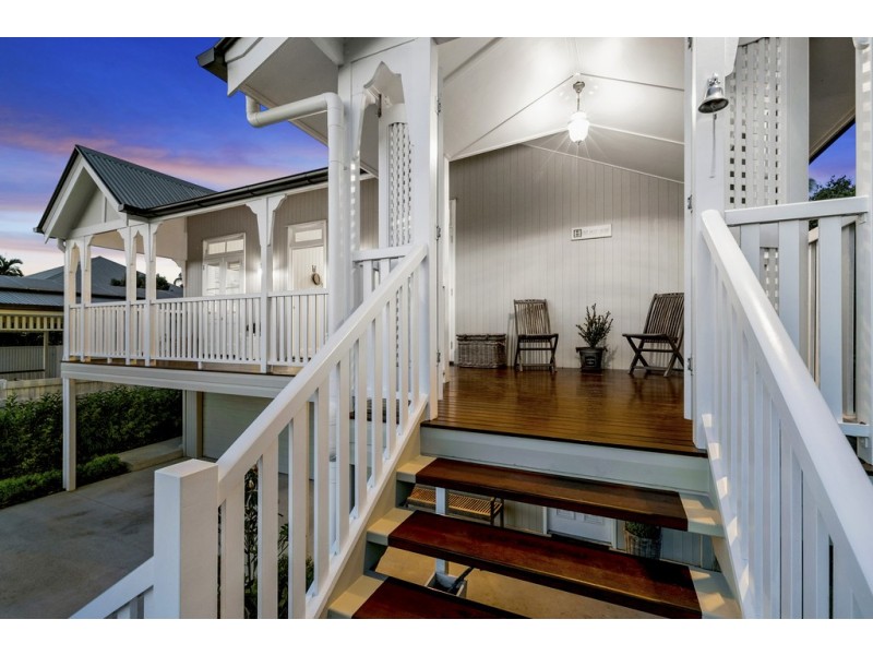 18 Albert Street, Annerley QLD 4103