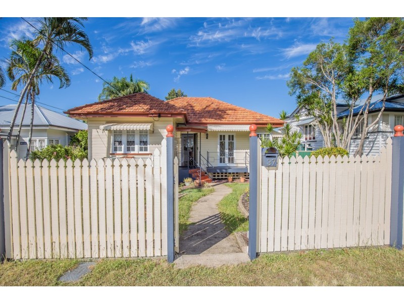 37 Livingstone Street, Yeerongpilly QLD 4105
