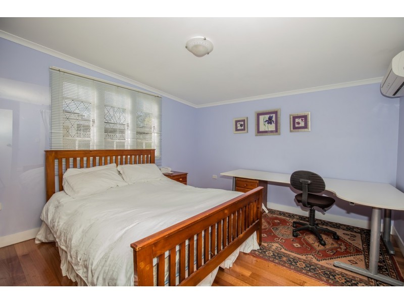 37 Livingstone Street, Yeerongpilly QLD 4105