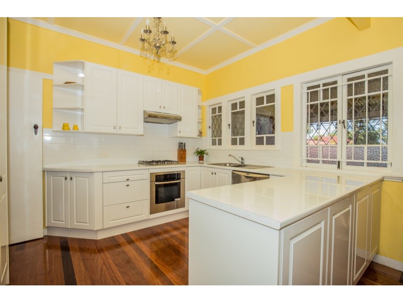 37 Livingstone Street, Yeerongpilly QLD 4105