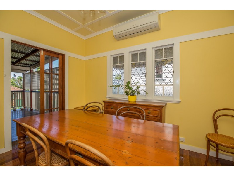 37 Livingstone Street, Yeerongpilly QLD 4105