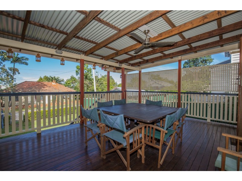 37 Livingstone Street, Yeerongpilly QLD 4105