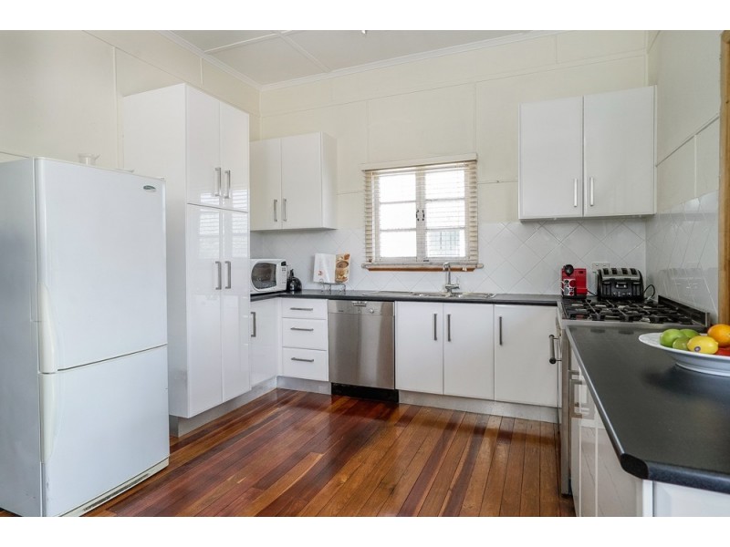 5 Nelson Street, Dutton Park QLD 4102