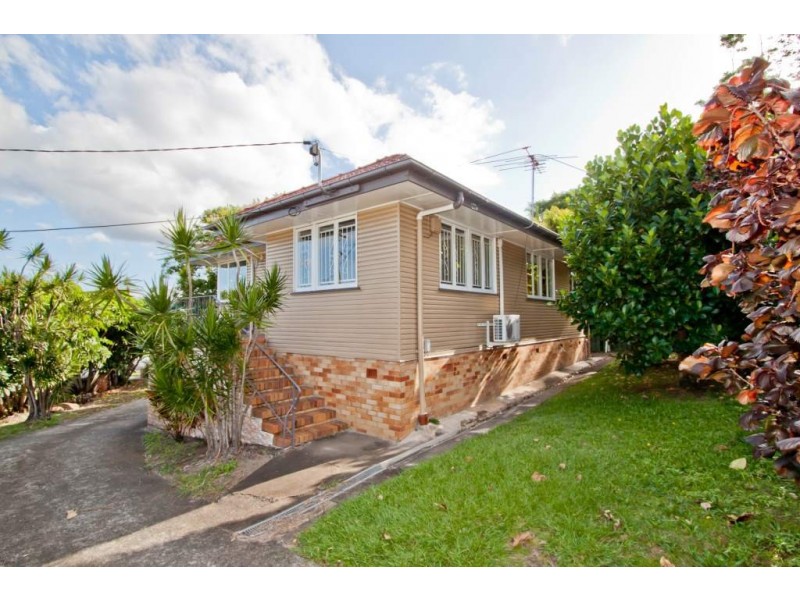 2 School Road, Yeronga QLD 4104