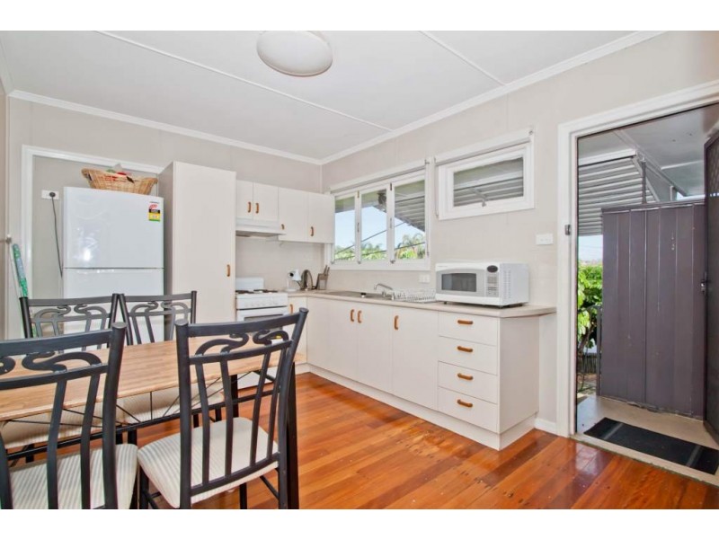 2 School Road, Yeronga QLD 4104