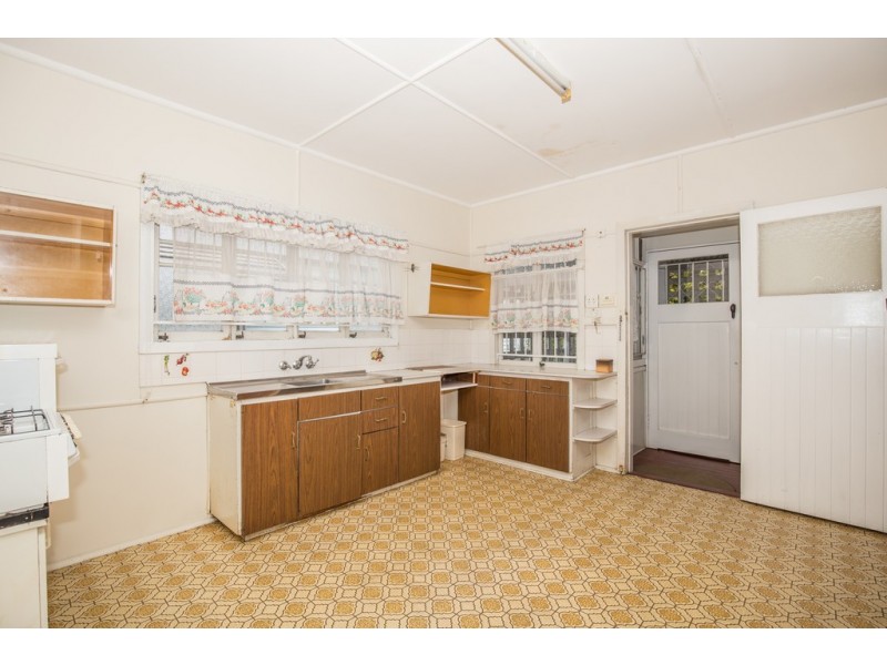 39 Avondale Avenue, Annerley QLD 4103