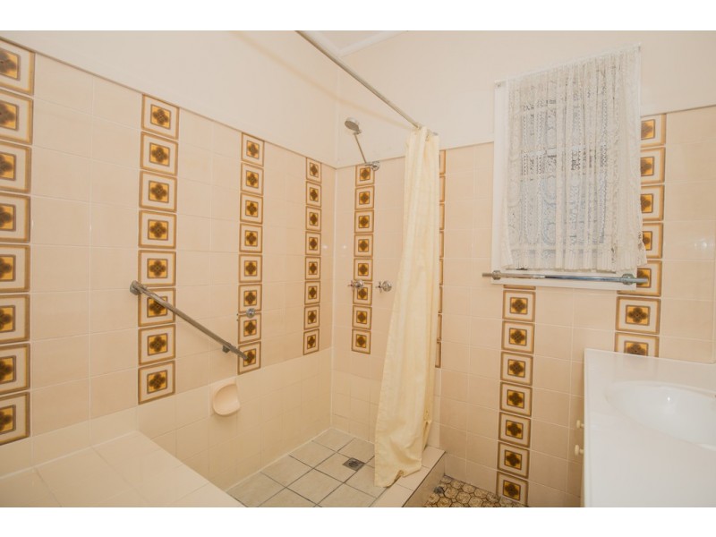 39 Avondale Avenue, Annerley QLD 4103