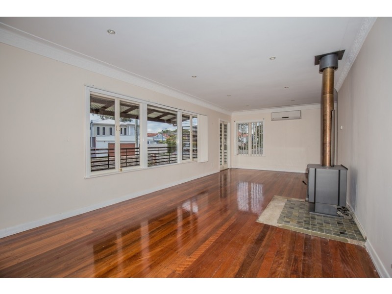 92 Brisbane Corso, Fairfield QLD 4103