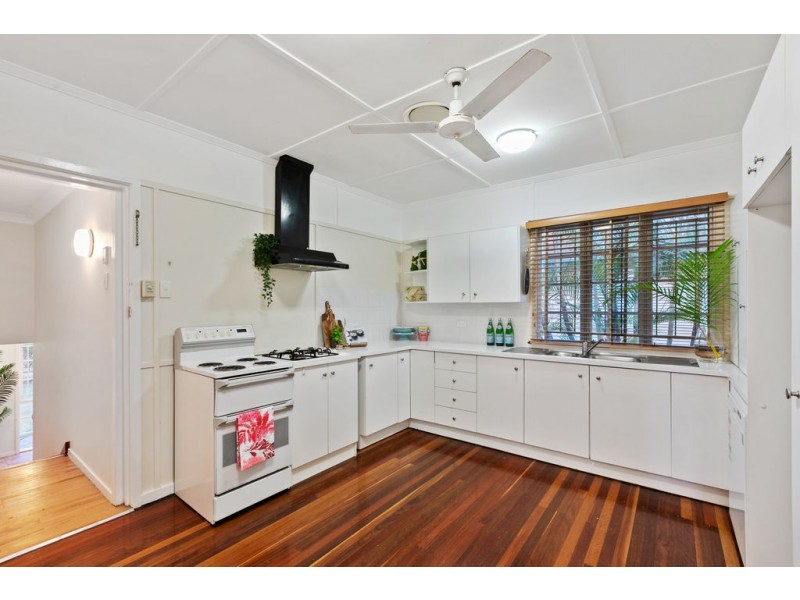 2 Upwood Street, Coopers Plains QLD 4108