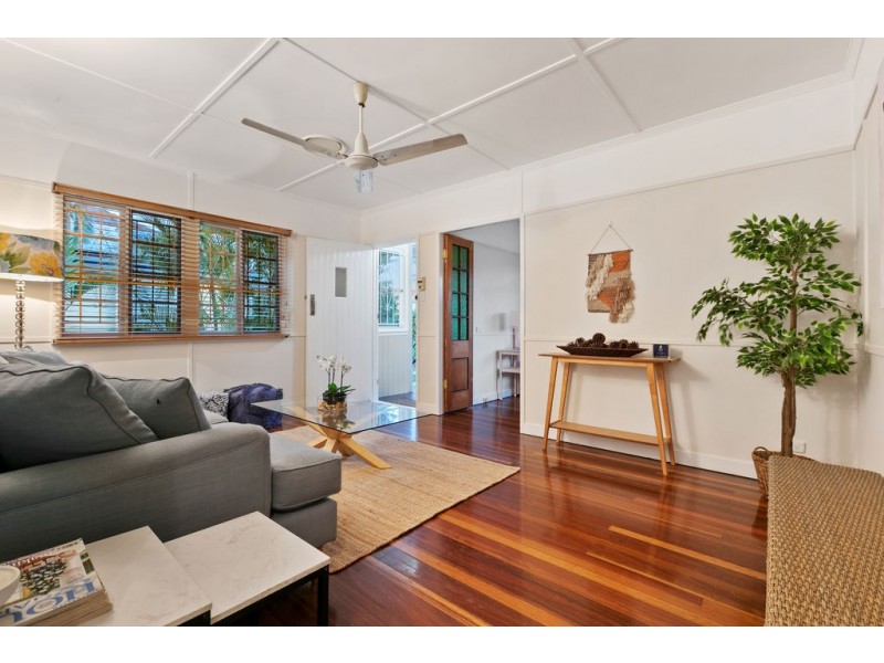 2 Upwood Street, Coopers Plains QLD 4108