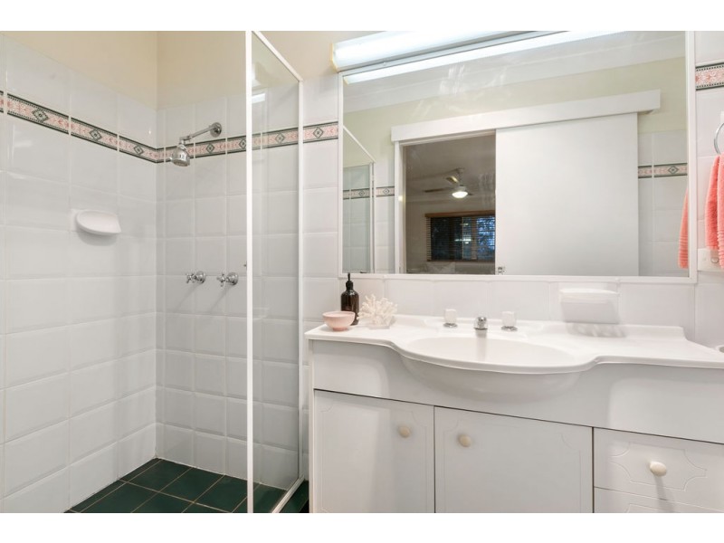 2 Upwood Street, Coopers Plains QLD 4108