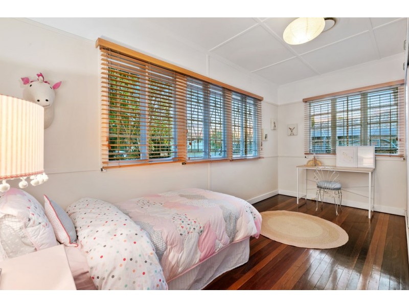 2 Upwood Street, Coopers Plains QLD 4108