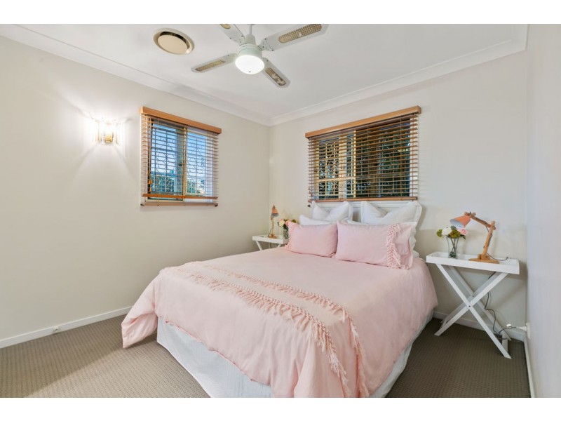 2 Upwood Street, Coopers Plains QLD 4108