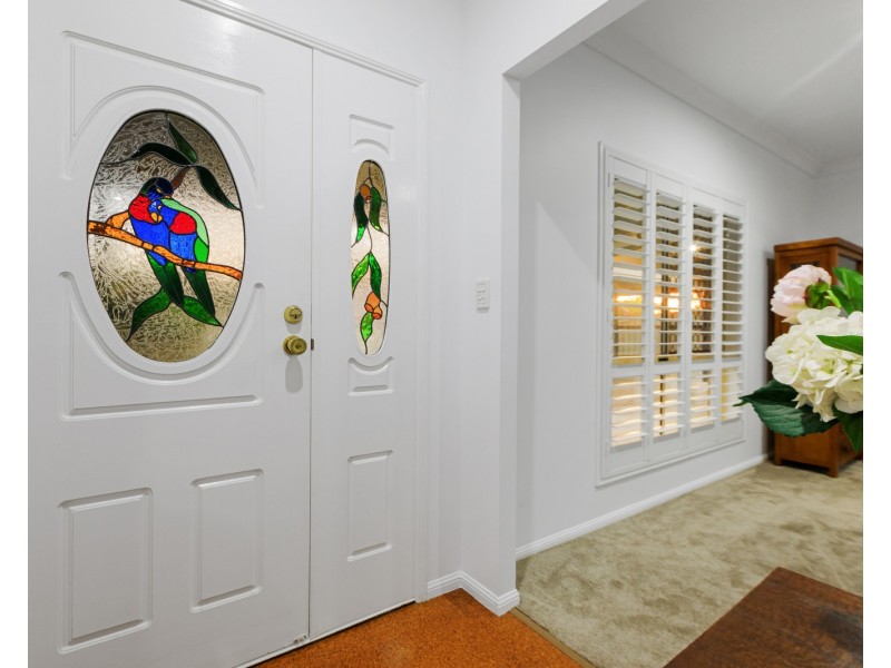 8 Chotai Place, Coopers Plains QLD 4108