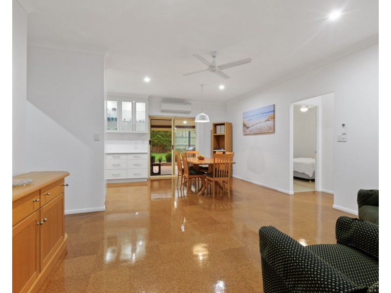 8 Chotai Place, Coopers Plains QLD 4108