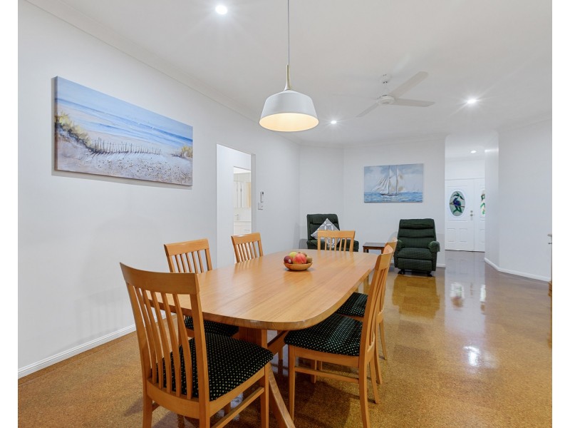 8 Chotai Place, Coopers Plains QLD 4108