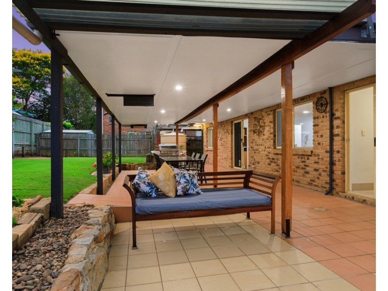 8 Chotai Place, Coopers Plains QLD 4108