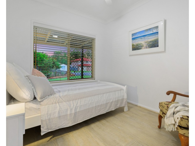 8 Chotai Place, Coopers Plains QLD 4108