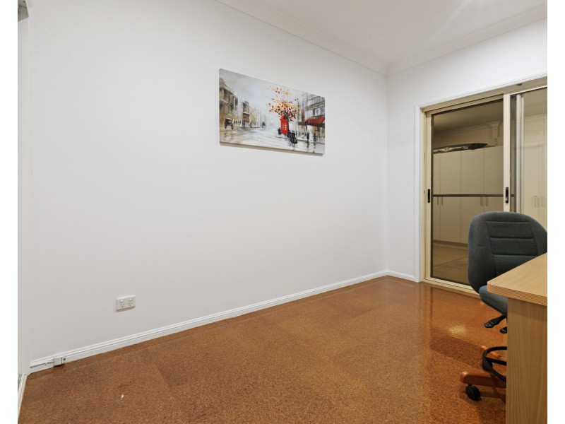 8 Chotai Place, Coopers Plains QLD 4108