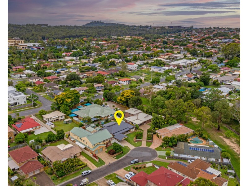 8 Chotai Place, Coopers Plains QLD 4108