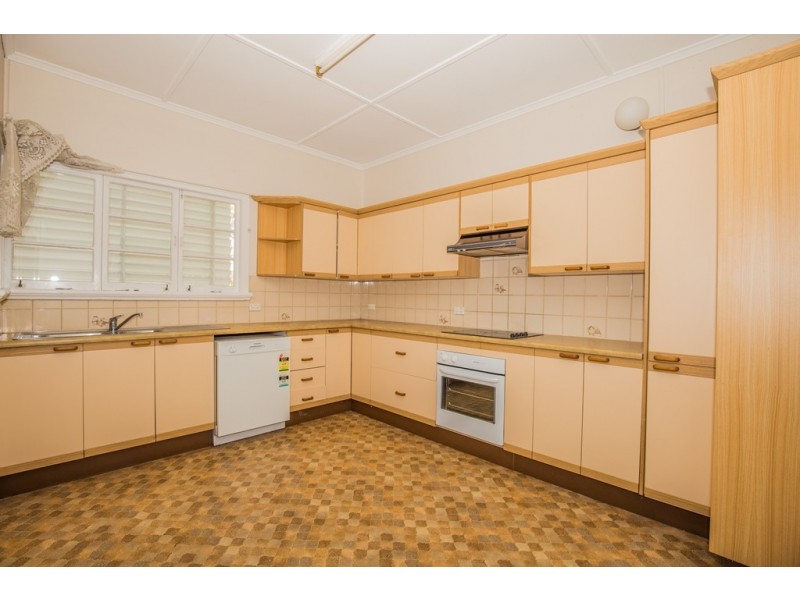 11 Redarc Street, Fairfield QLD 4103