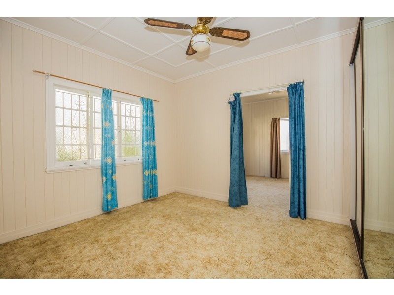 11 Redarc Street, Fairfield QLD 4103